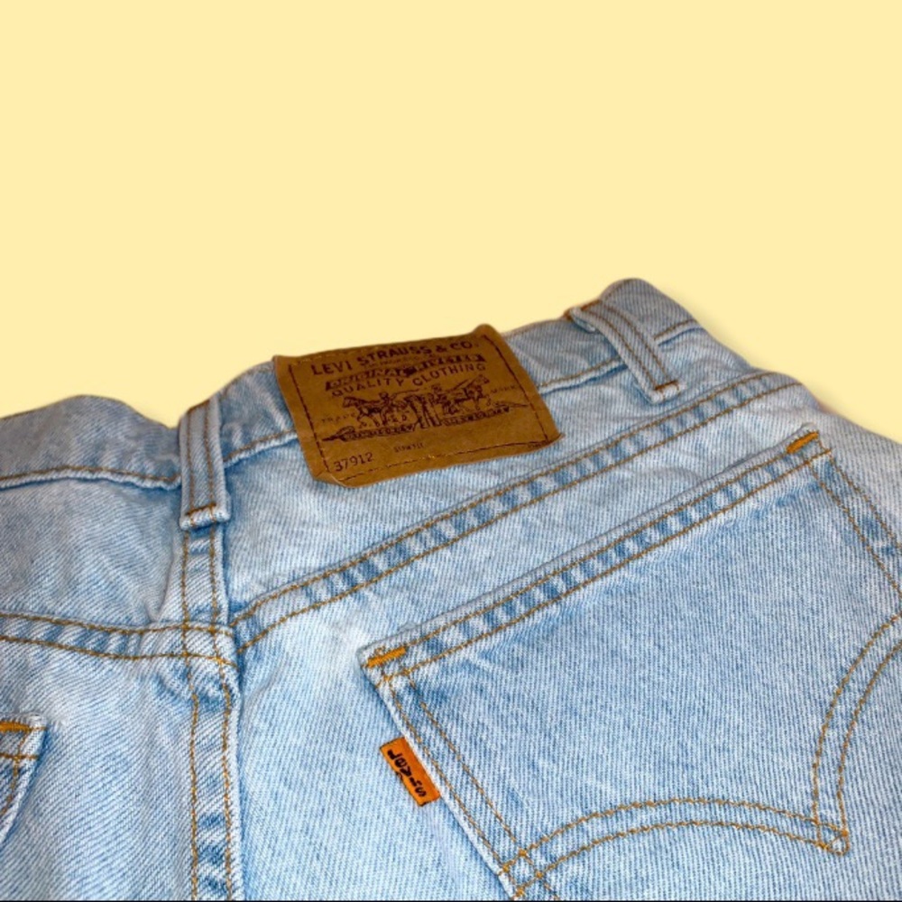LEVIS ORANGE TAB SHORTS